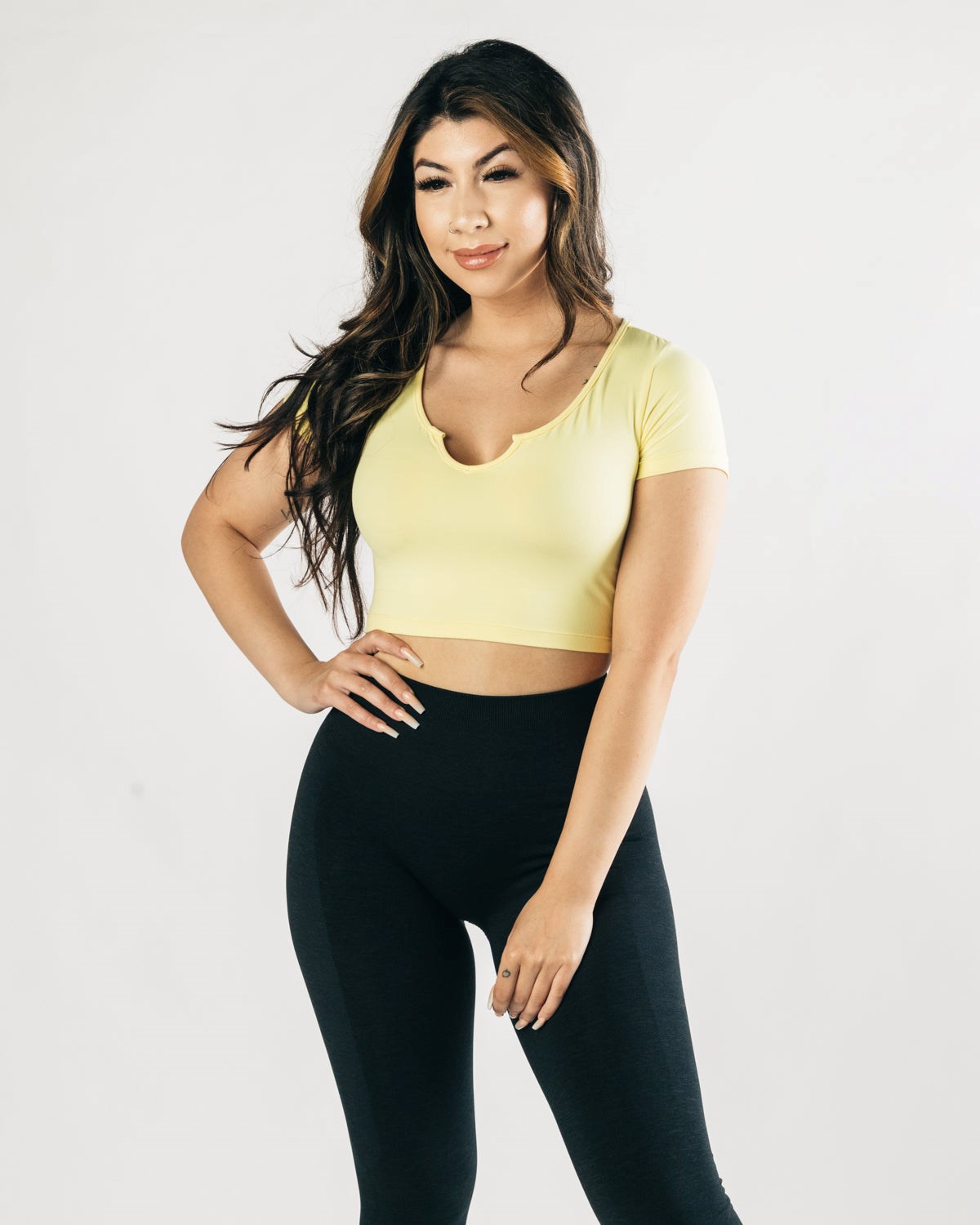 Alphalete Fitted Tee Lemonade Femme | PPK-51666327