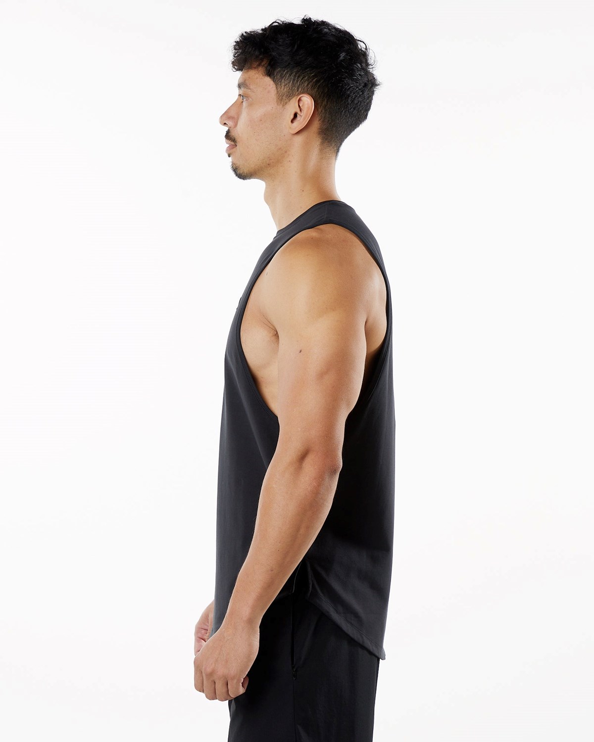 Alphalete Fitted Performance Tank Blackout Homme | CXV-81148650