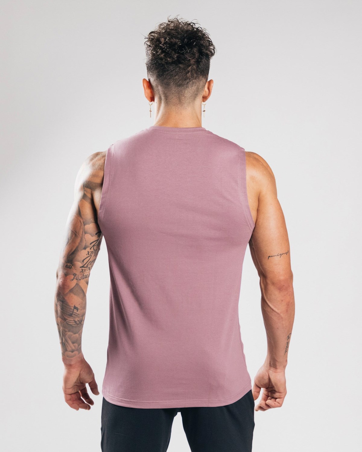 Alphalete Fitted Performance Tank Violette Homme | MCU-42216605