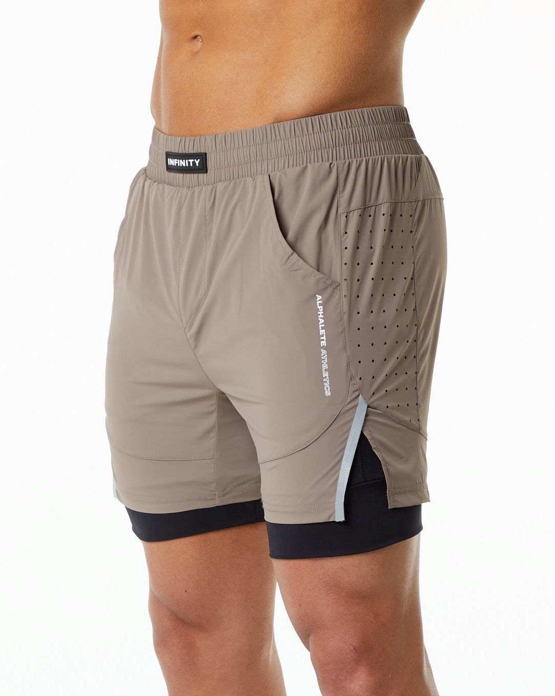 Alphalete Compression Doublée Woven Course Corta Mocha Homme | AJP-76353149