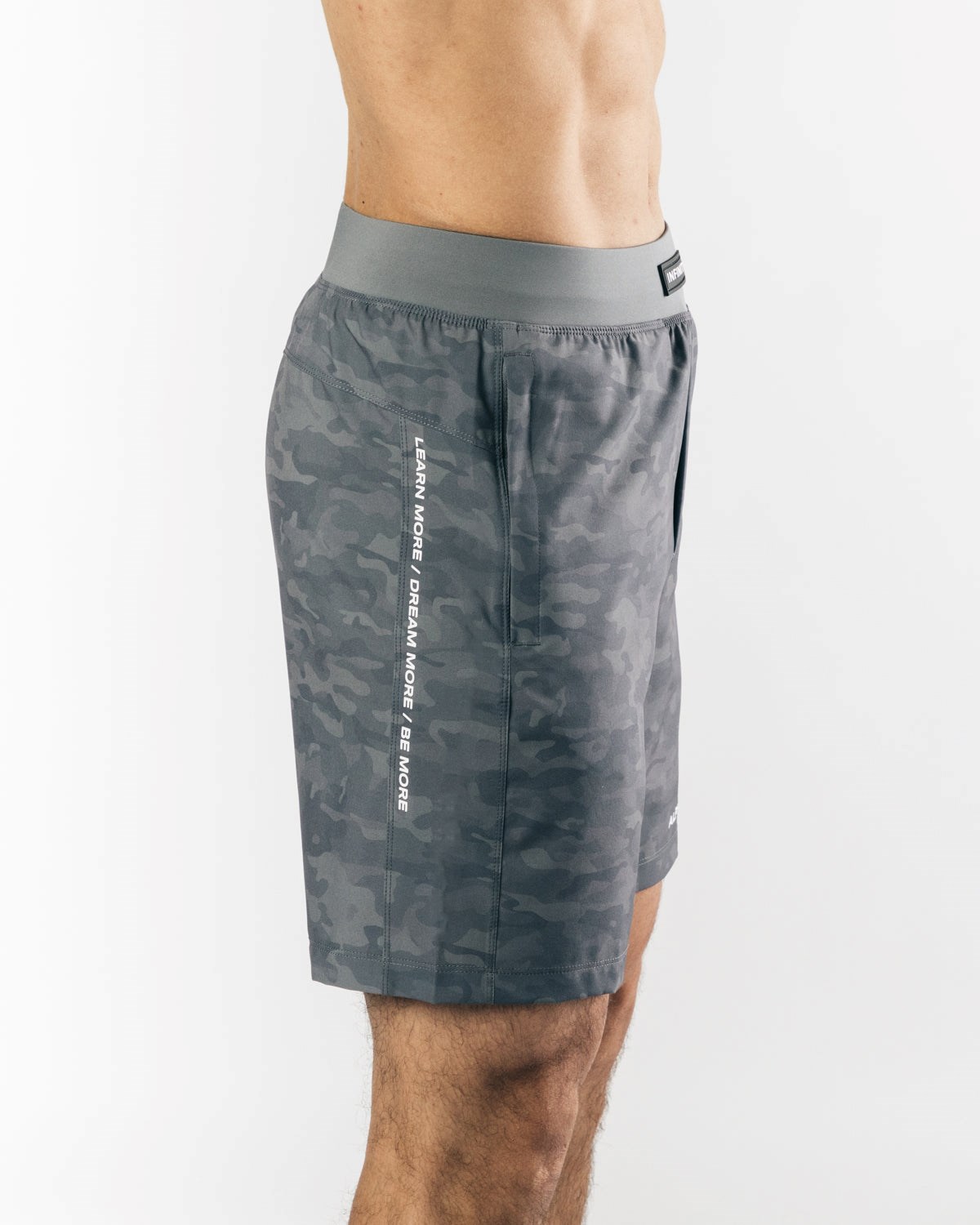 Alphalete Woven 4-Way Stretch 7