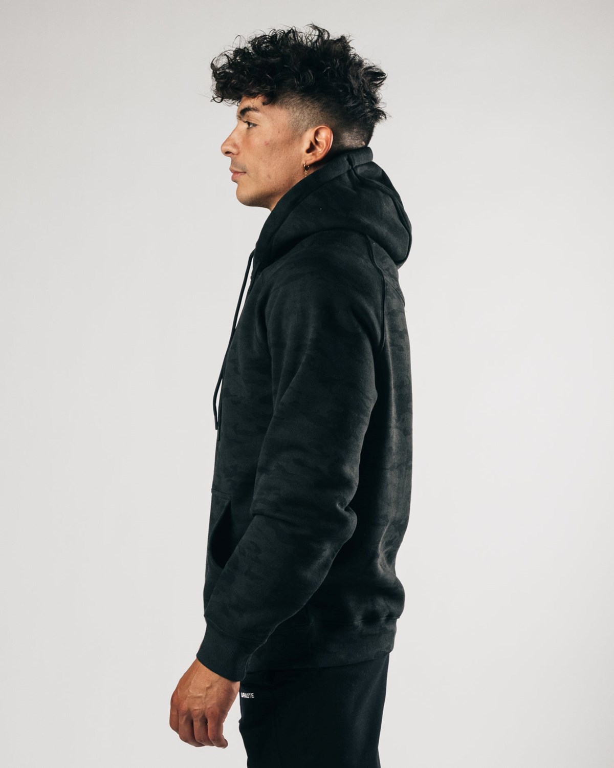 Alphalete Fitted Performance Hoodie Darkest Hour Homme | WBK-85472375